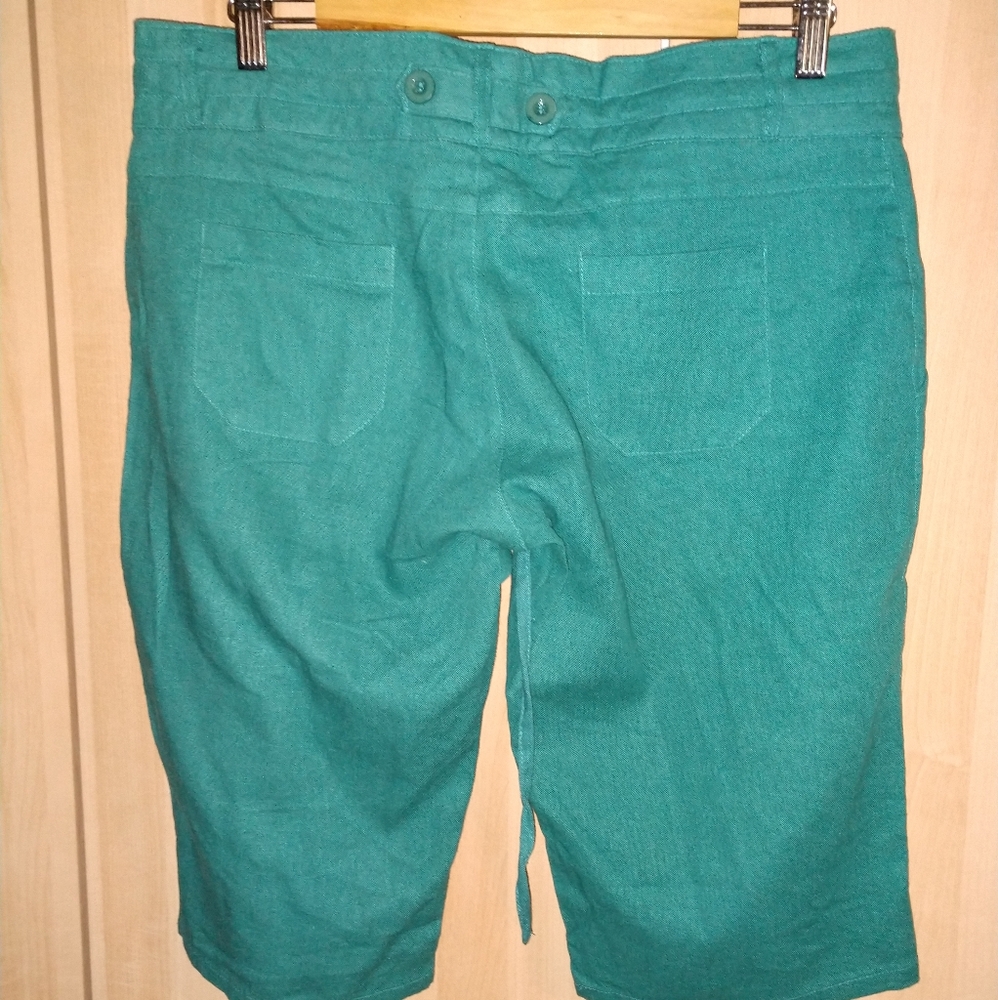 Shorts - Picture 3 of 4